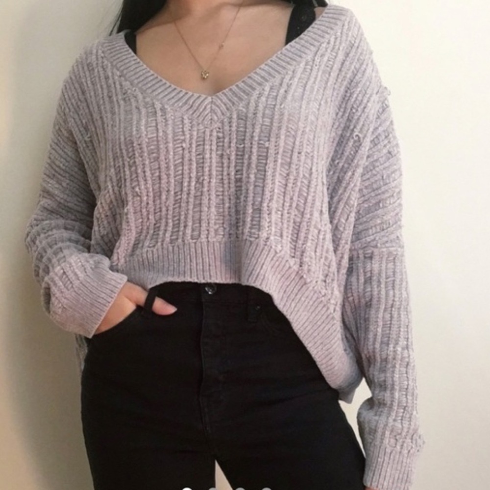 Silence + Noise Urban Outfitters Grey Cropped Sweater Soft V Neck - Picture 4 of 4